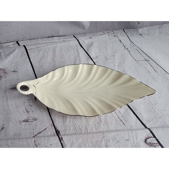 Lenox Leaf Dish 10.25" long x 4.25" wide 24K Silver Trim Ivory China - Picture 1 of 6